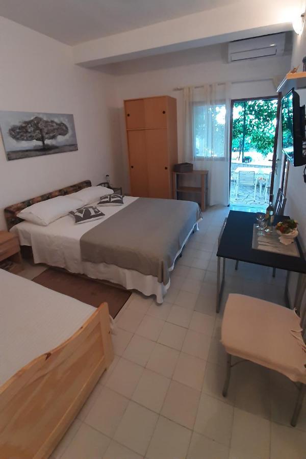 Apartments By The Sea Seget Vranjica, Trogir - 7508 Εξωτερικό φωτογραφία